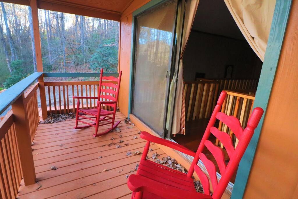 Amazing Cabin Fireplace And Stream #11 هيلين المظهر الخارجي الصورة