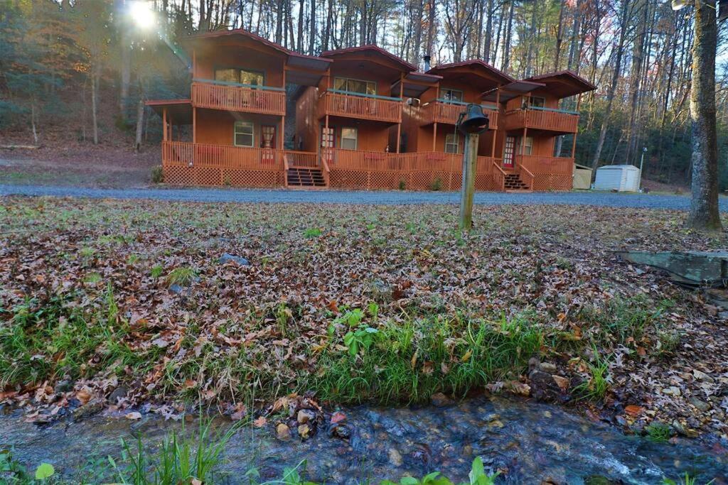 Amazing Cabin Fireplace And Stream #11 هيلين المظهر الخارجي الصورة